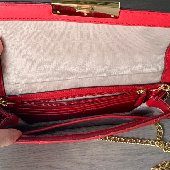 Michael Kors Small Sloan Quilted Messenger Bag - Picture 3 of 6